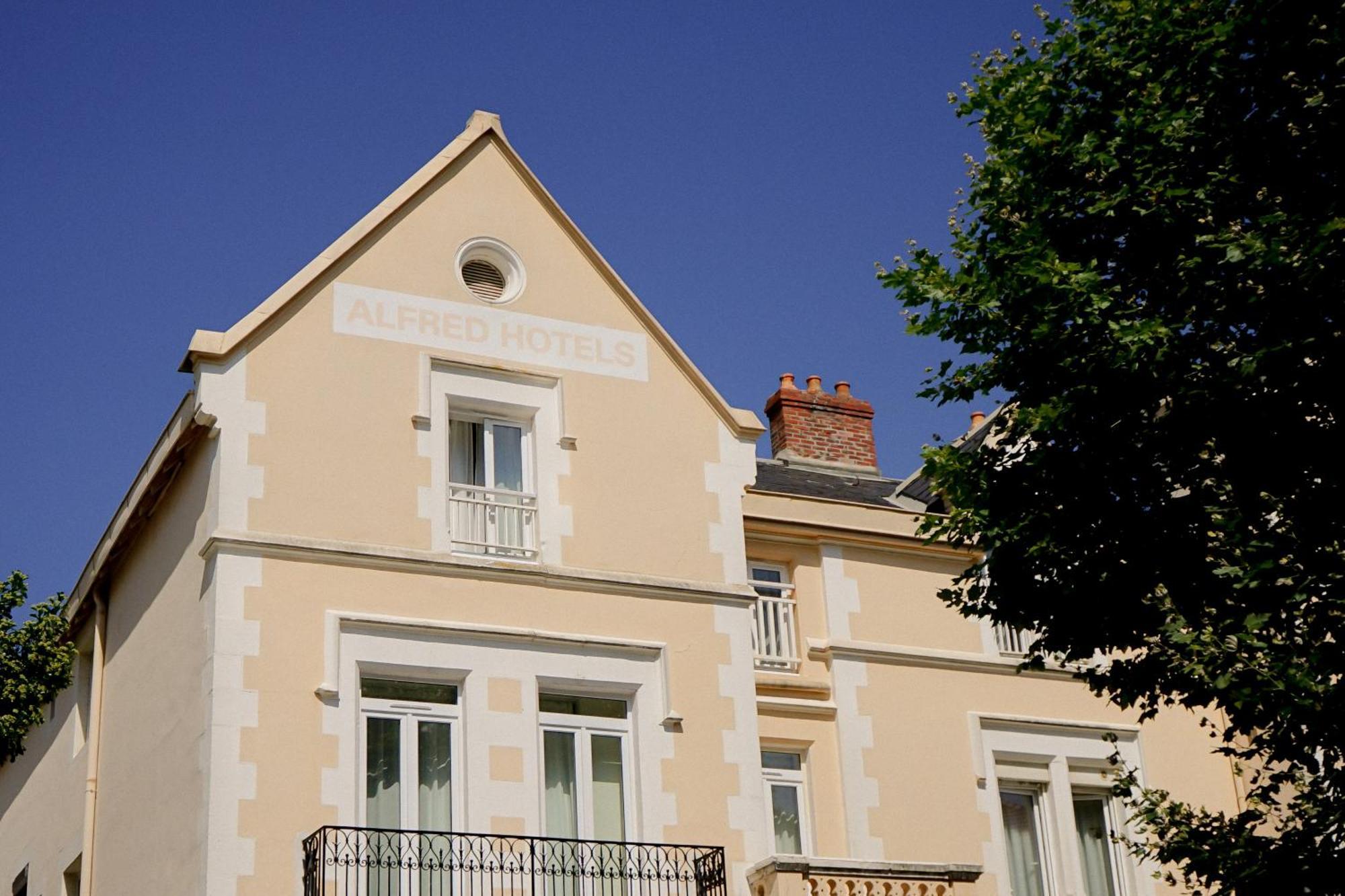 Alfred Hotels Les Halles Biarriz Exterior foto