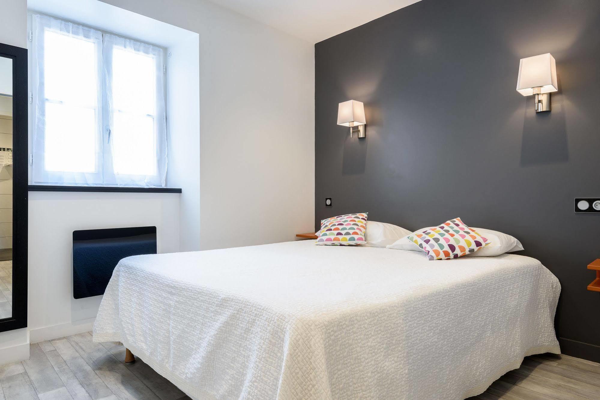 Alfred Hotels Les Halles Biarriz Exterior foto